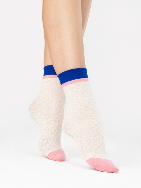 Zachte sokjes met luipaardmotief en met details in contrasterende kleuren van Fiore